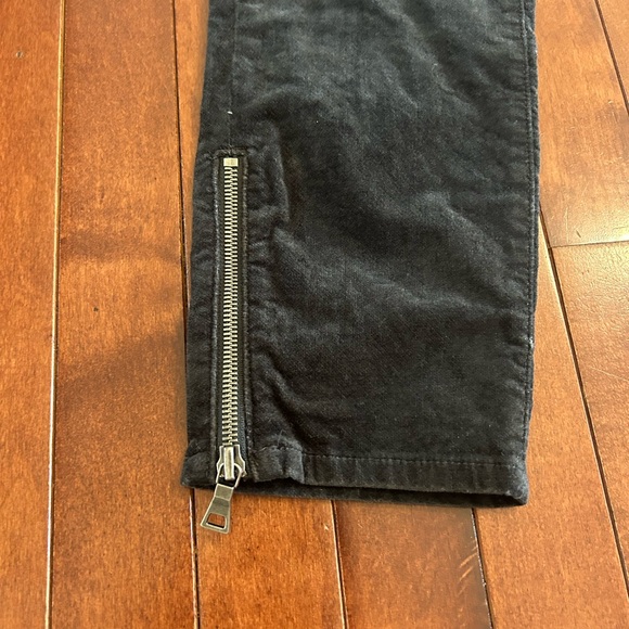 LOFT Women’s Washed Black Velvet Skinny Jeans with Zipper Accents Size 6 - Picture 4 of 9